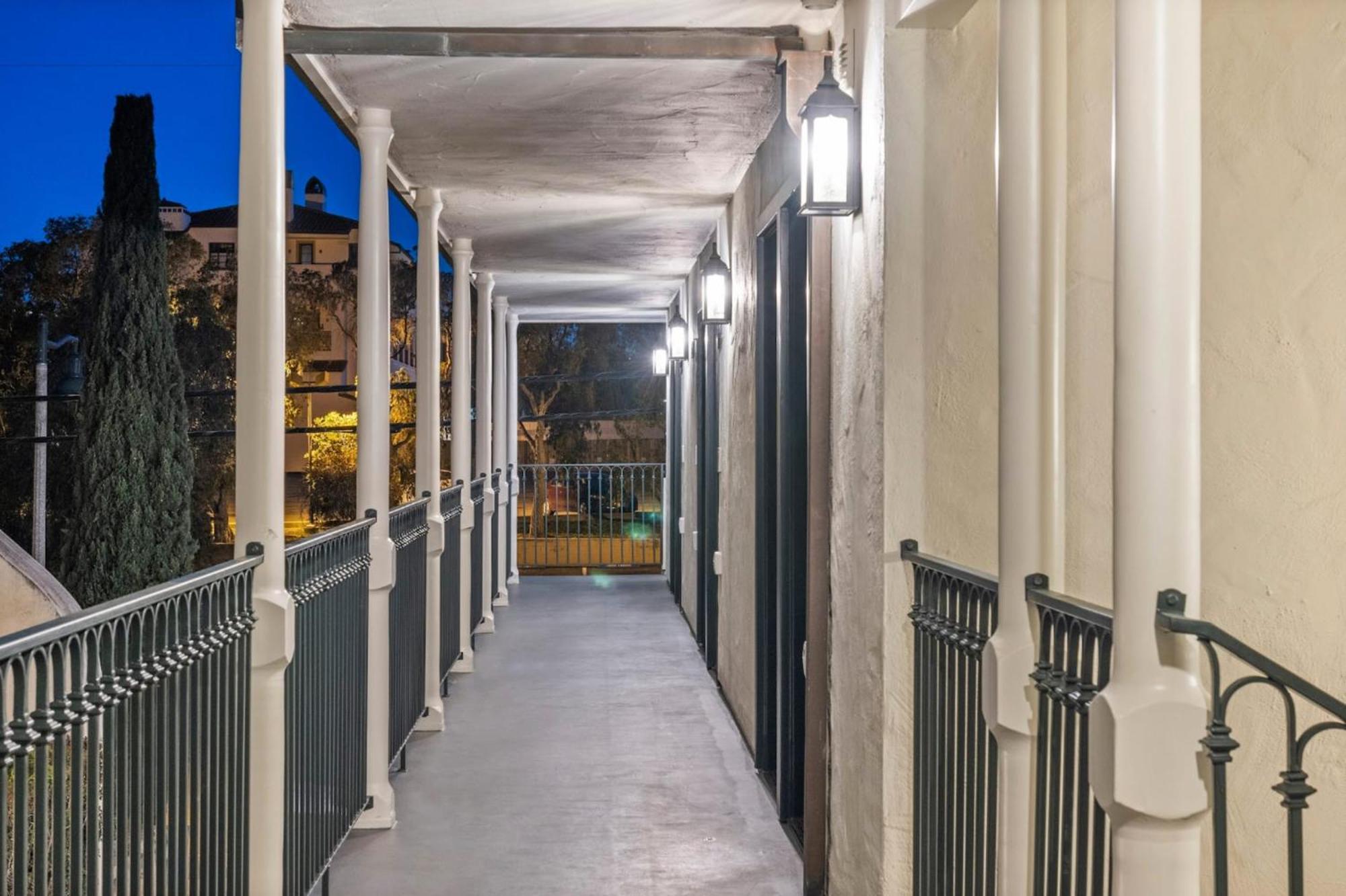 Casa Jardin - Boutique Suites In Downtown سانتا باربارا المظهر الخارجي الصورة
